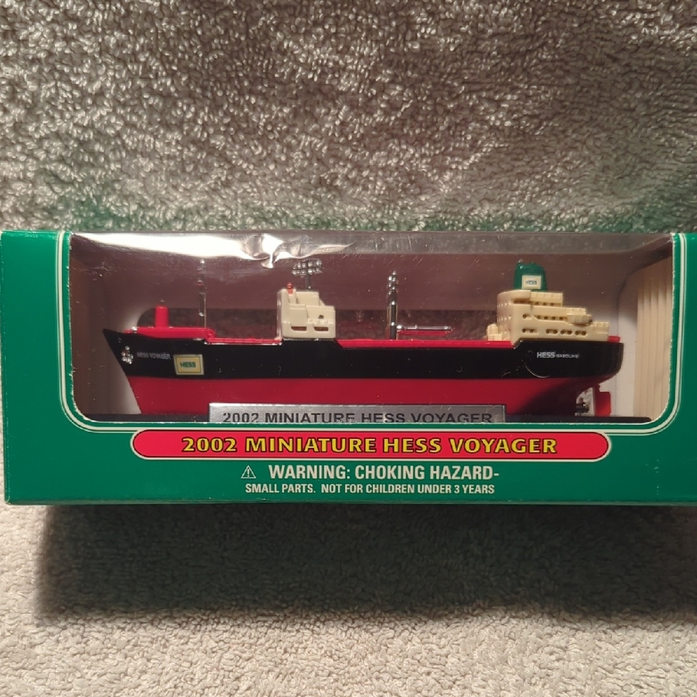 Hess 2002  Miniature Voyager Toy Ship - Red and White